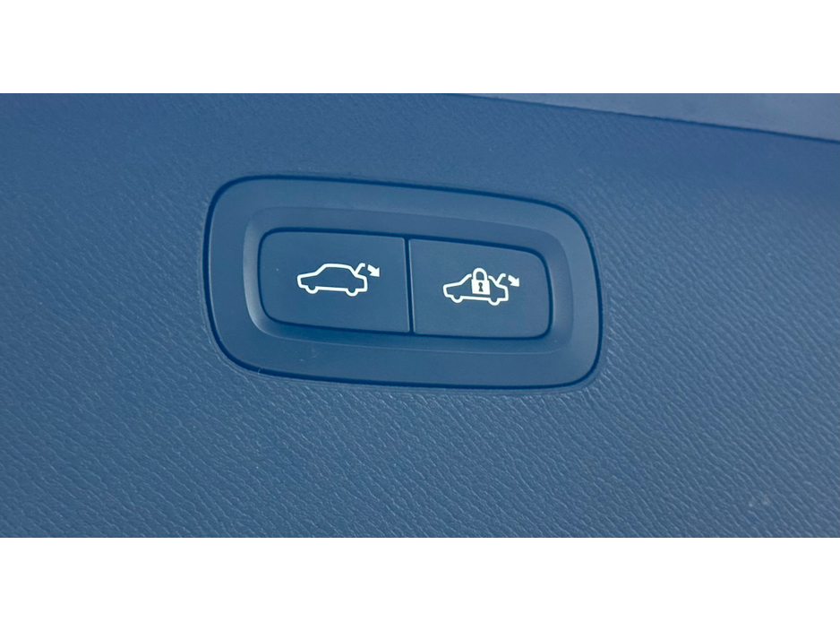 2019 Volvo XC90 - image 22