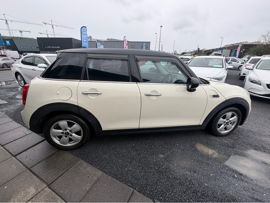 2016 MINI Cooper - image 11