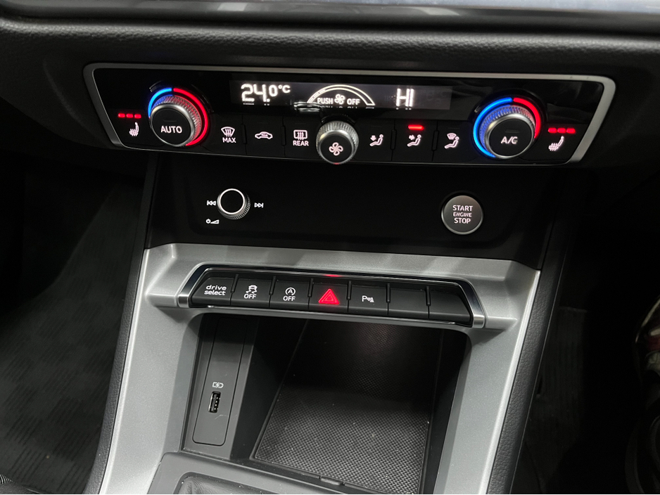 2020 Audi Q3 €31950 2020 AUDI Q3 SPORTBACK 35TFSI 1.5 AUTOMATIC / CRUISE CONTROL / 360° PARKING CAMERA / ELECTRIC HEATED SEATS €31,950