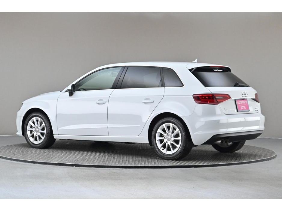 2016 Audi A3 - image 6