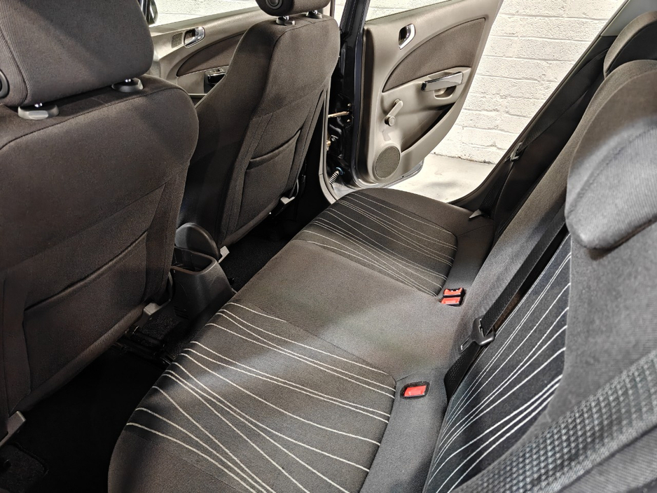 2011 Opel Corsa - image 23