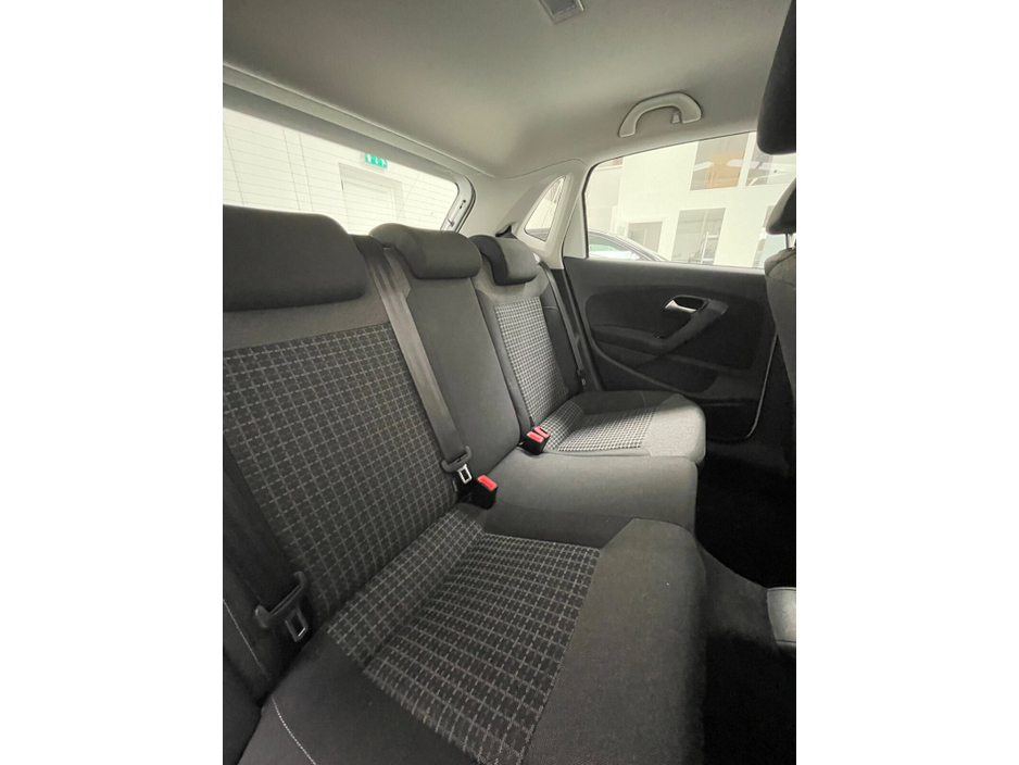 2015 Volkswagen Polo - image 10