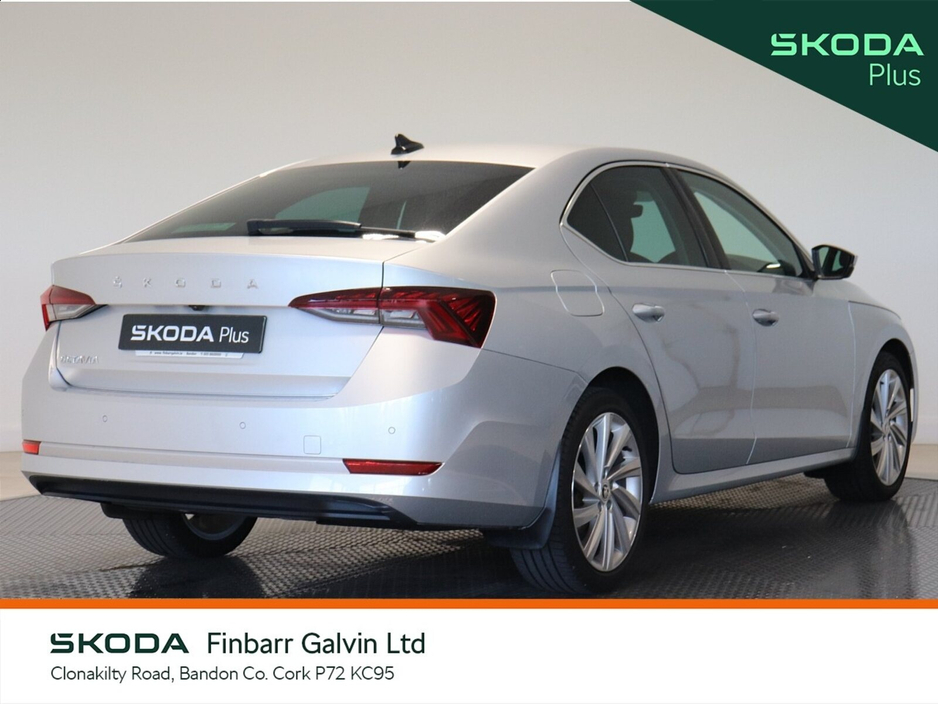 2022 Skoda Octavia - image 3