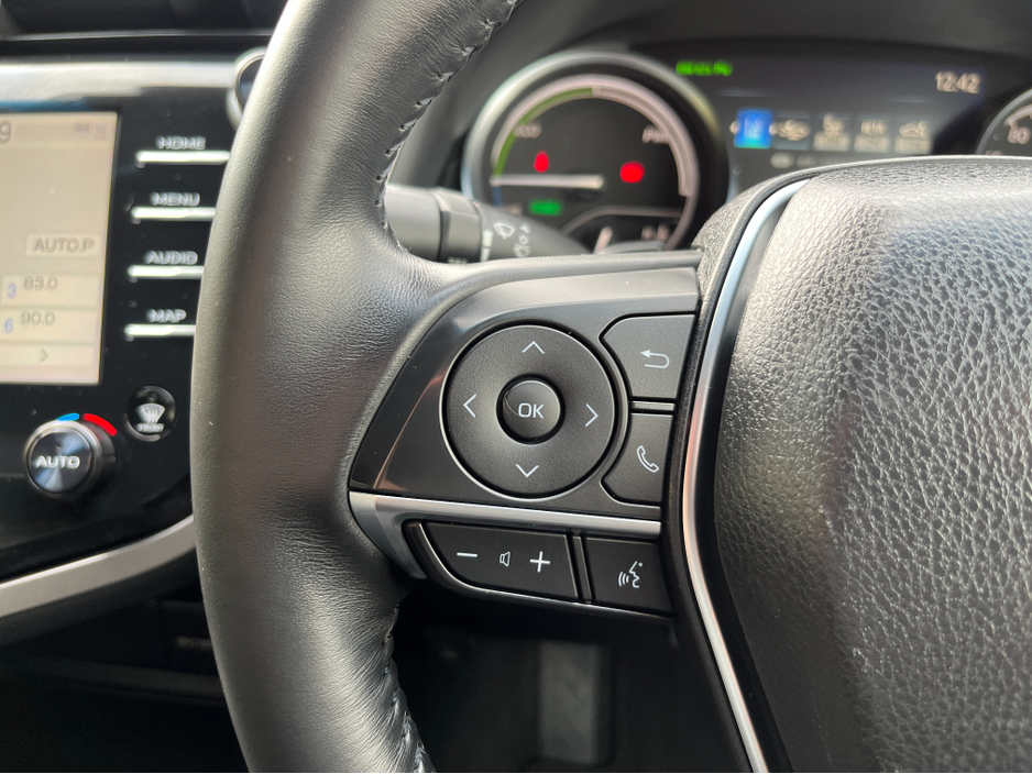 2020 Toyota Camry - image 19