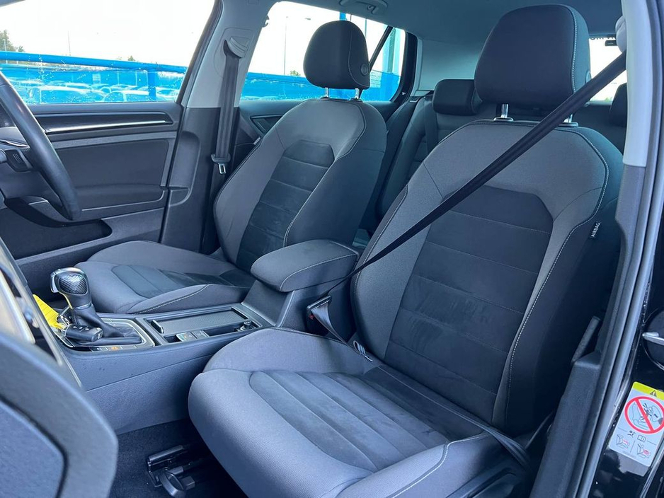 2019 Volkswagen Golf - image 6