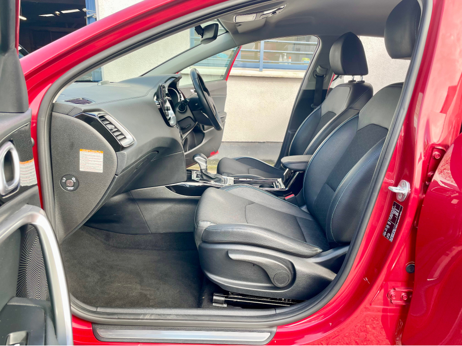 2023 Kia XCeed - image 34