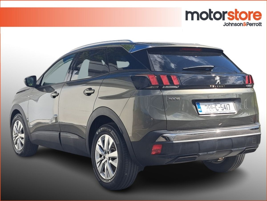 2020 Peugeot 3008 - image 2