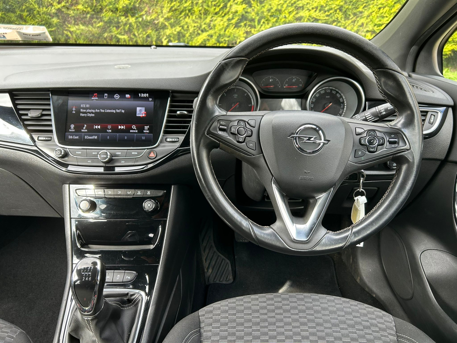 2018 Opel Astra - image 13