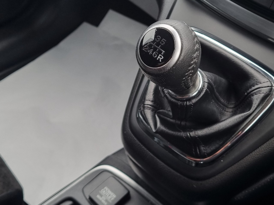 2017 Honda CR-V - image 22