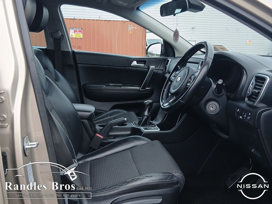 2016 Kia Sportage - image 10