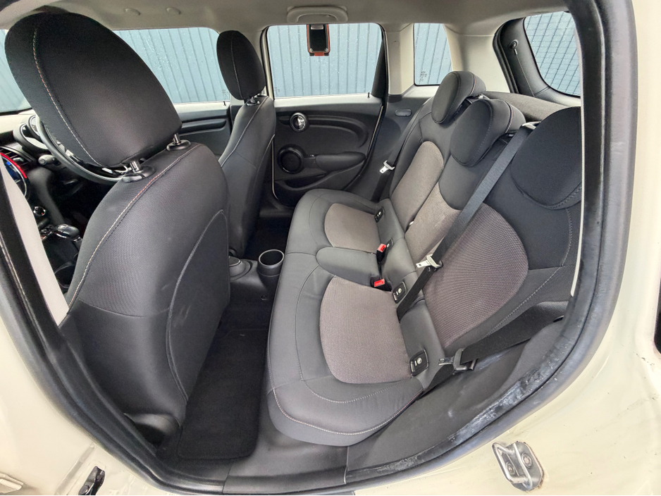 2019 MINI Cooper D - image 37