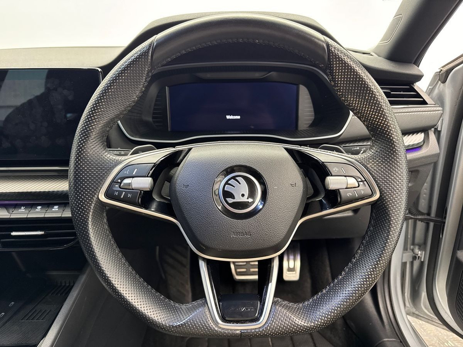 2025 Skoda Octavia - image 13