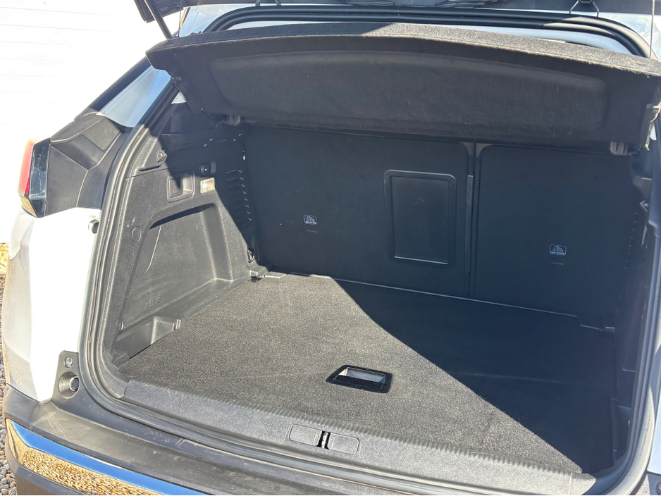 2017 Peugeot 3008 - image 5