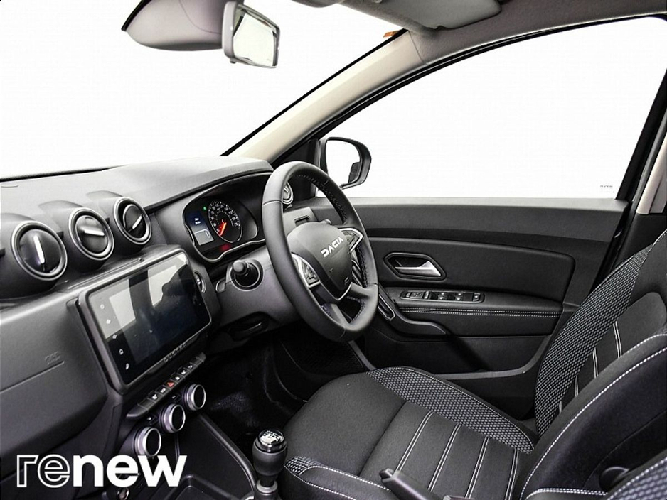 2024 Dacia Duster - image 5