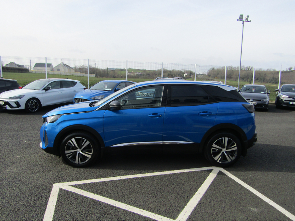 2022 Peugeot 3008 - image 6