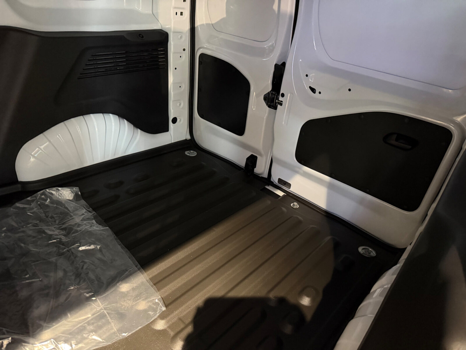 2026 Peugeot Partner - image 5