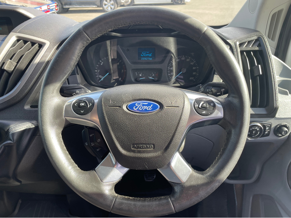 2016 Ford Transit - image 20