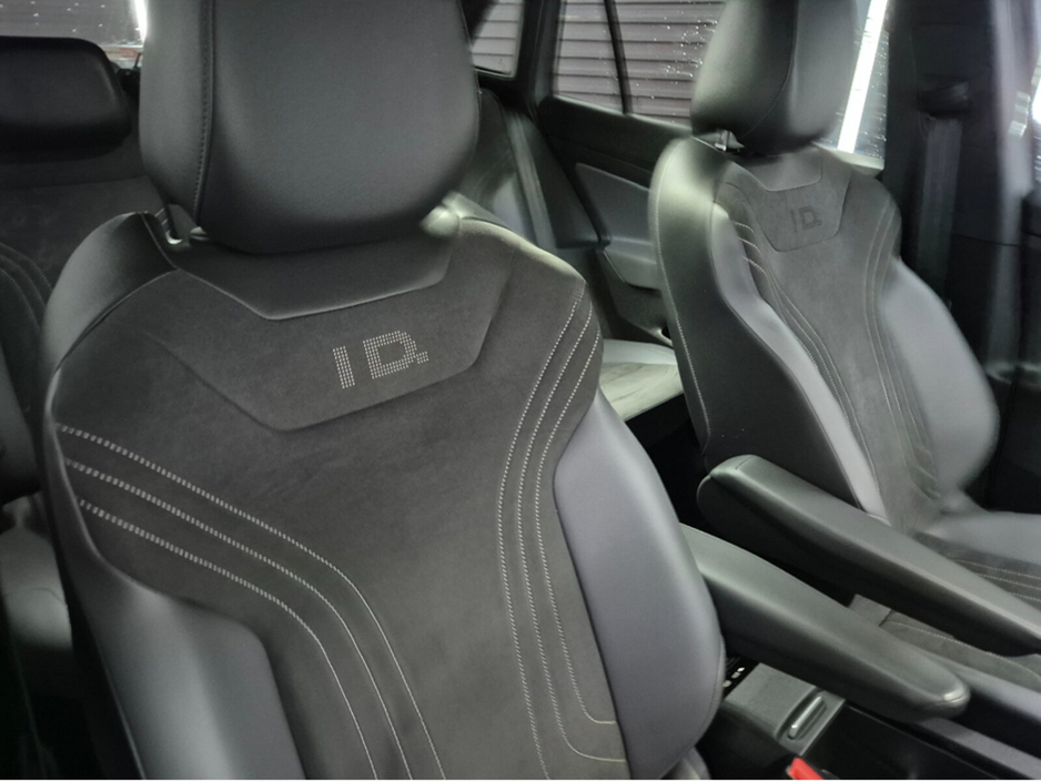 2023 Volkswagen ID.4 - image 20
