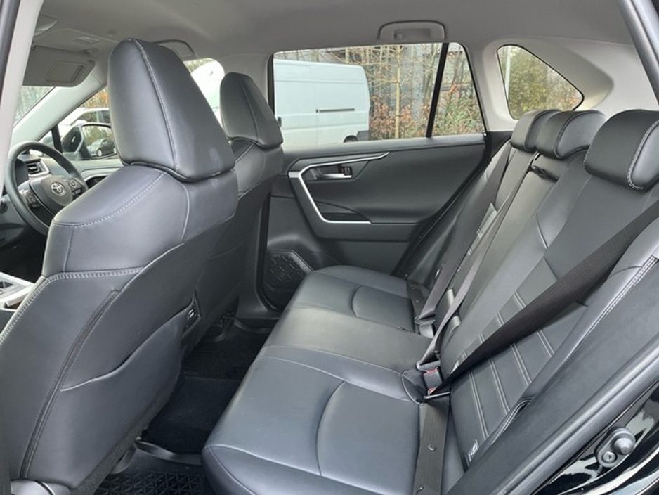 2025 Toyota Rav4 - image 7