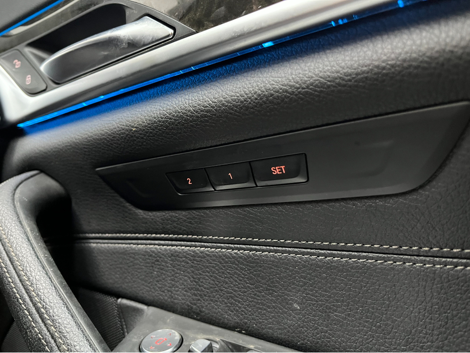 2022 BMW 5 Series - image 15