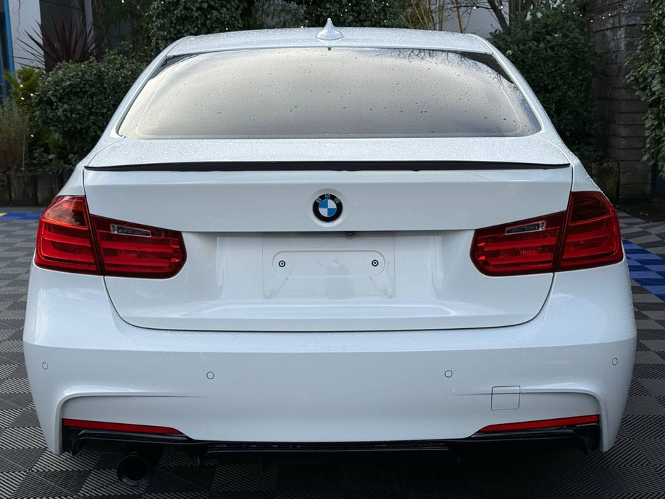 2014 BMW 3 Series - image 16