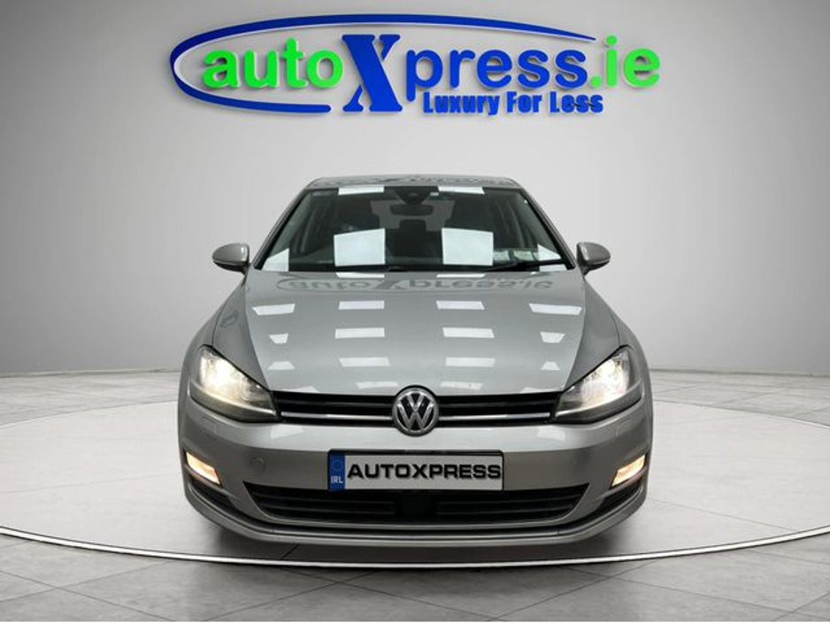 2016 Volkswagen Golf - image 3