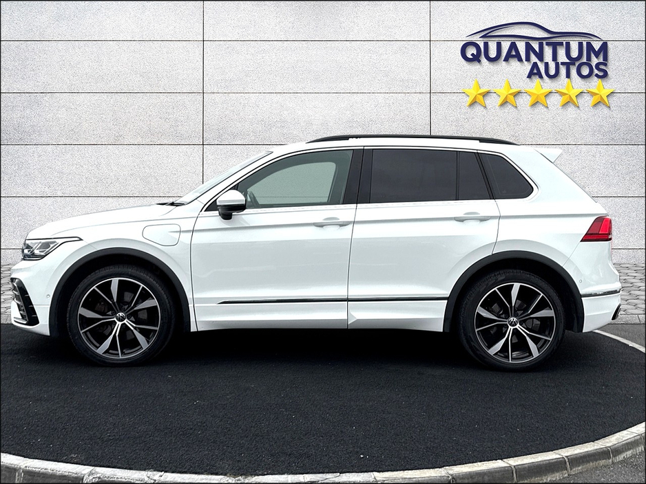 2023 Volkswagen Tiguan - image 5