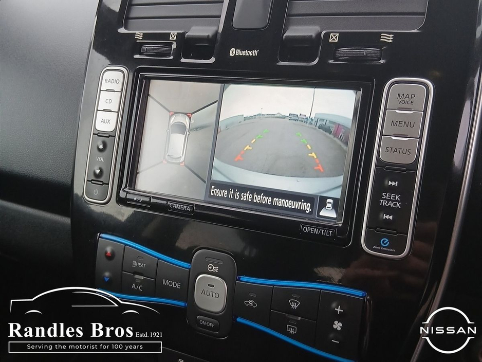 2016 Nissan Leaf - image 20