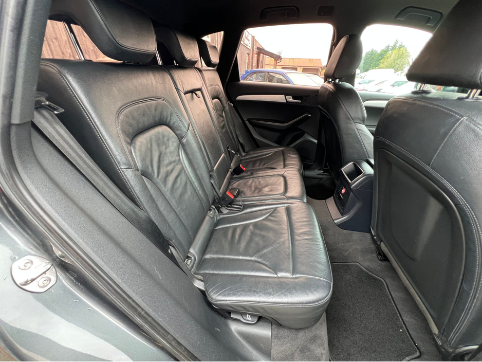 2010 Audi Q5 - image 10
