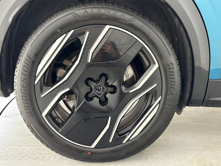 2025 Peugeot 3008 - image 11