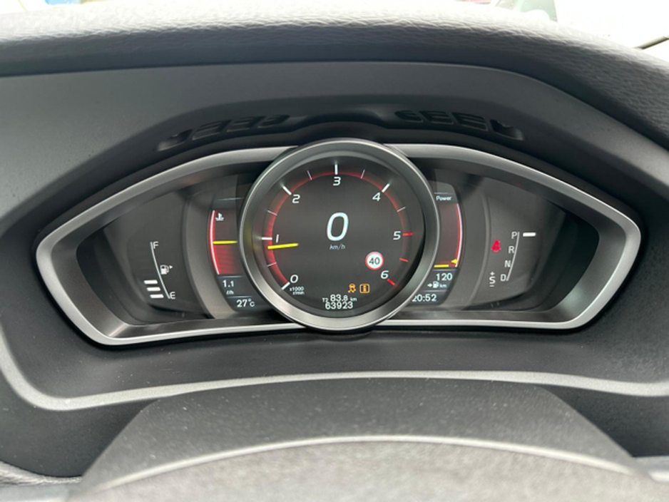 2015 Volvo V40 Cross Country D4 2.0L DIESEL AUTOMATIC(2293) €12,995