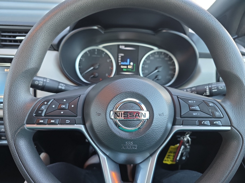 2017 Nissan Micra - image 12