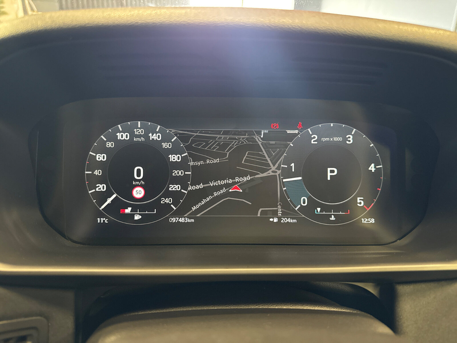 2021 Land Rover Discovery - image 11