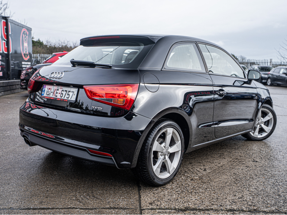 2015 Audi A1 - image 2