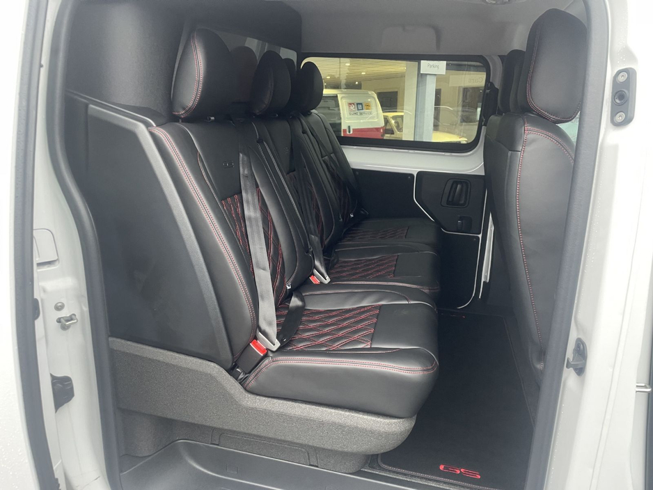 2026 Opel Vivaro - image 13