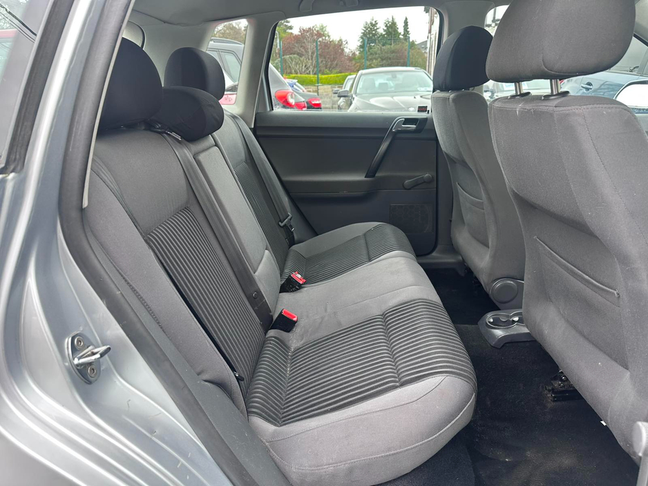 2008 Volkswagen Polo - image 10