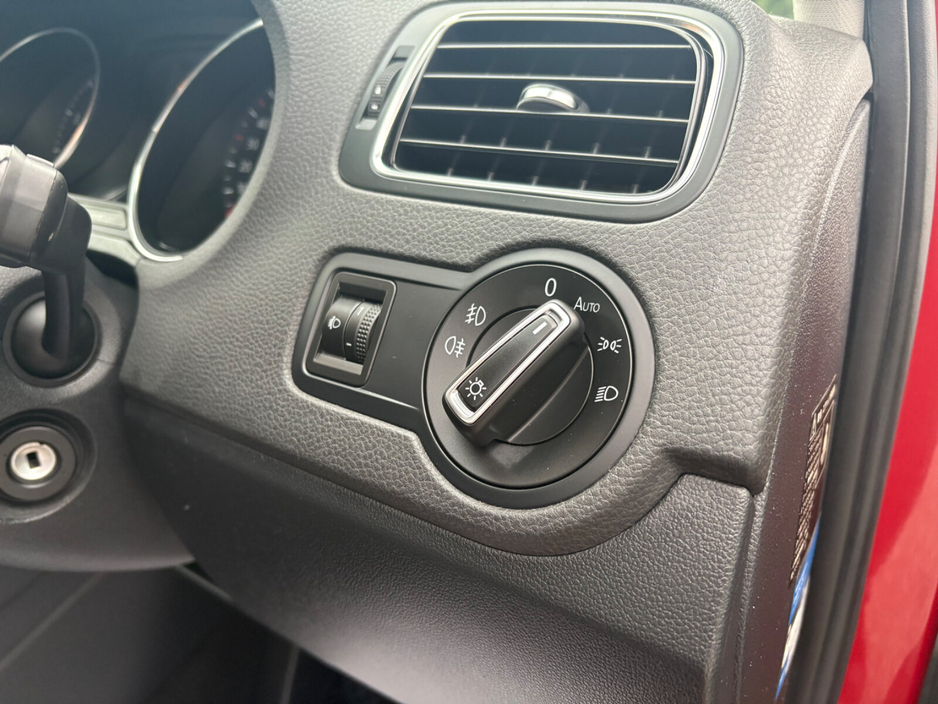 2016 Volkswagen Polo  €12,490