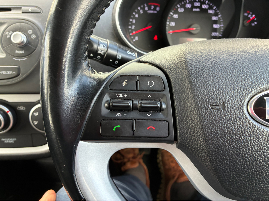 2015 Kia Picanto - image 18