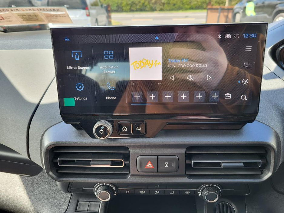 2026 Peugeot Rifter - image 24