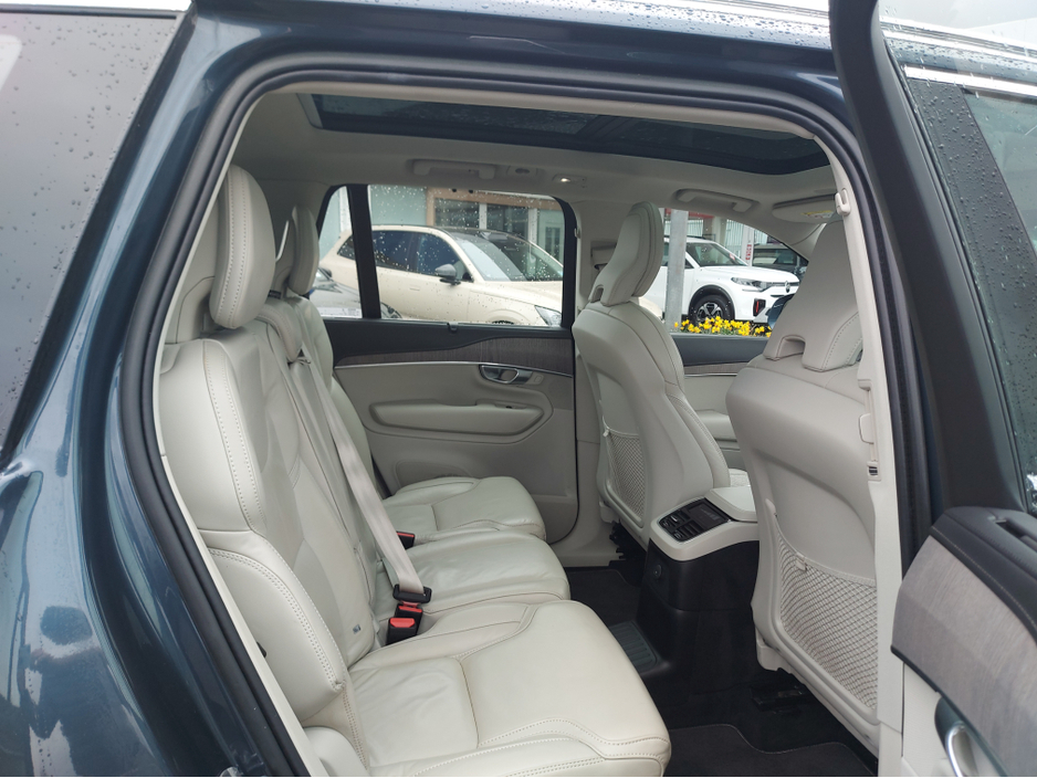 2023 Volvo XC90 - image 18
