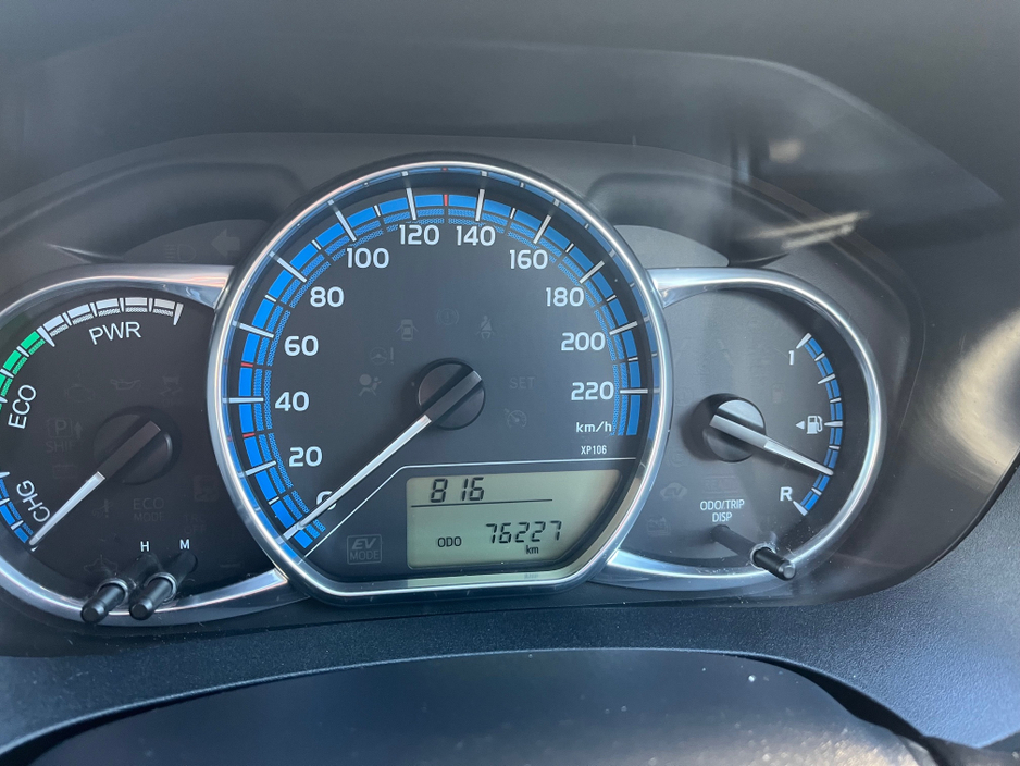 2016 Toyota Yaris - image 12