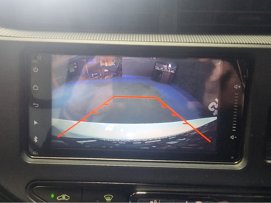 2018 Toyota Aqua - image 18