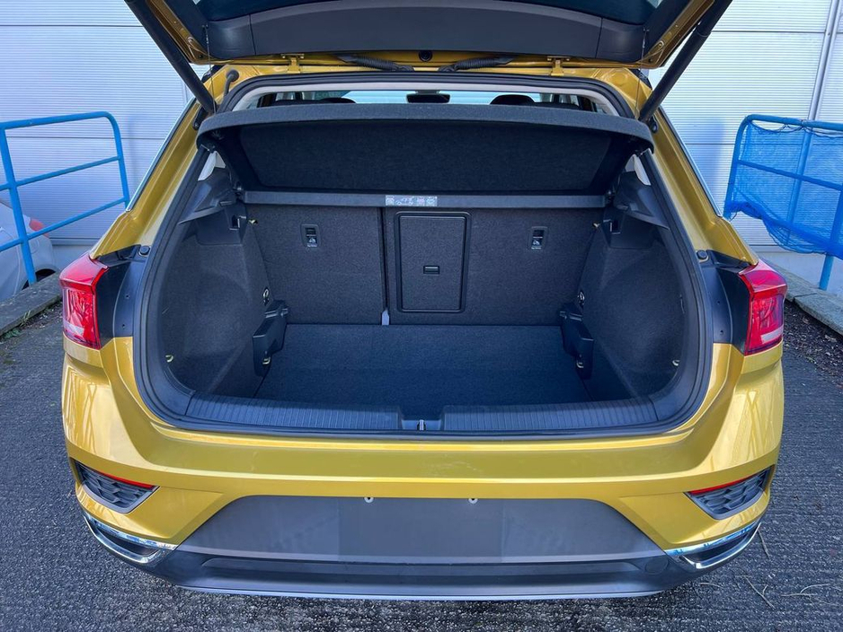 2020 Volkswagen T-Roc HIGHLINE R-LINE PACK 2.0 TDI // SERVICE HISTORY // NEW 20" DIAMOND CUT ALLOYS // APPLE CARPLAY/ANDROID AUTO €23,900