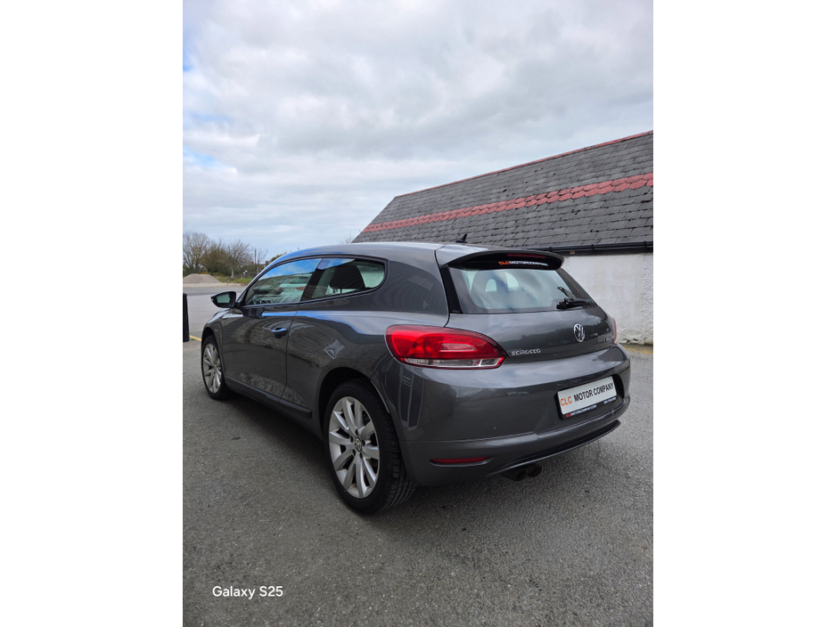 2012 Volkswagen Scirocco - image 6