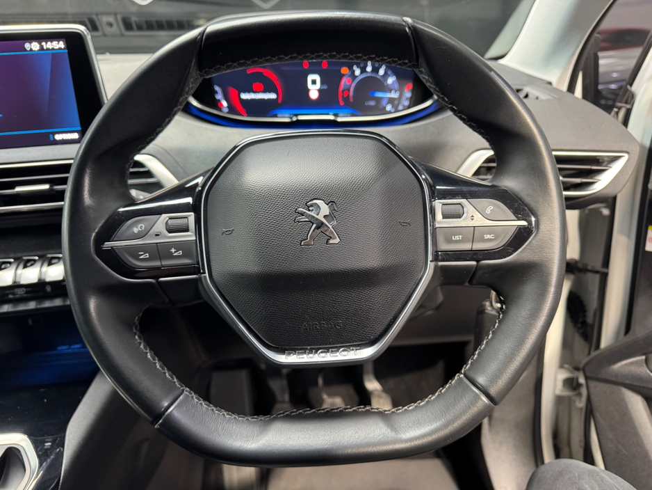 2020 Peugeot 3008 - image 16