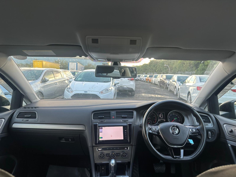 2013 Volkswagen Golf - image 16