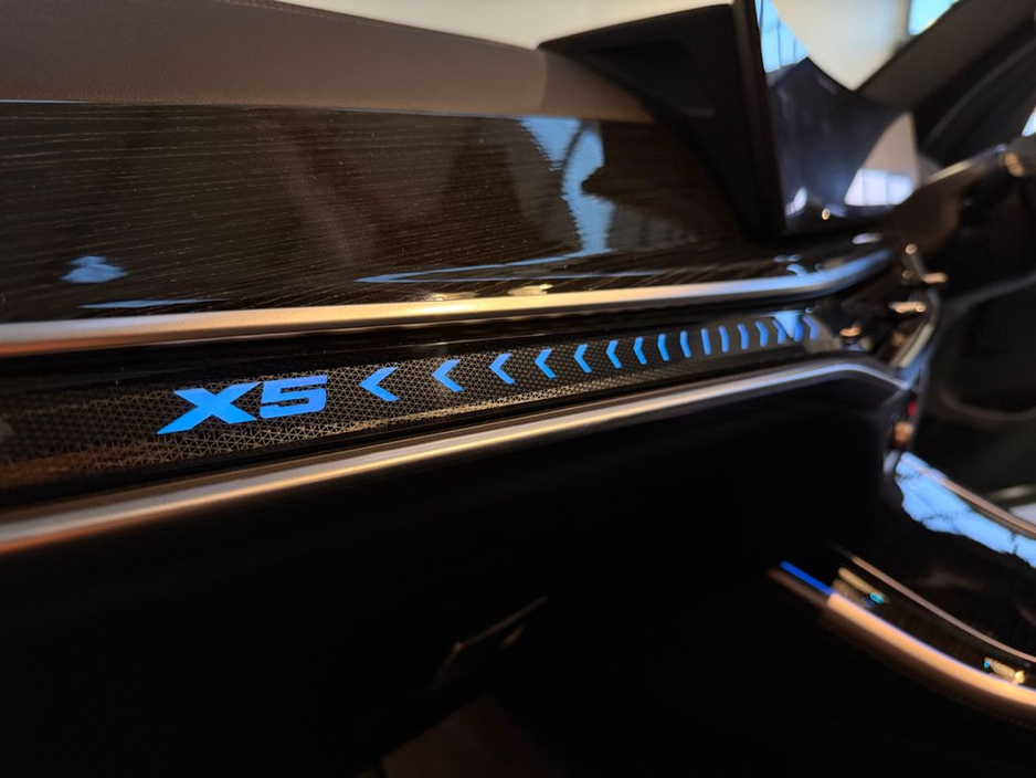 2024 BMW X5 - image 14
