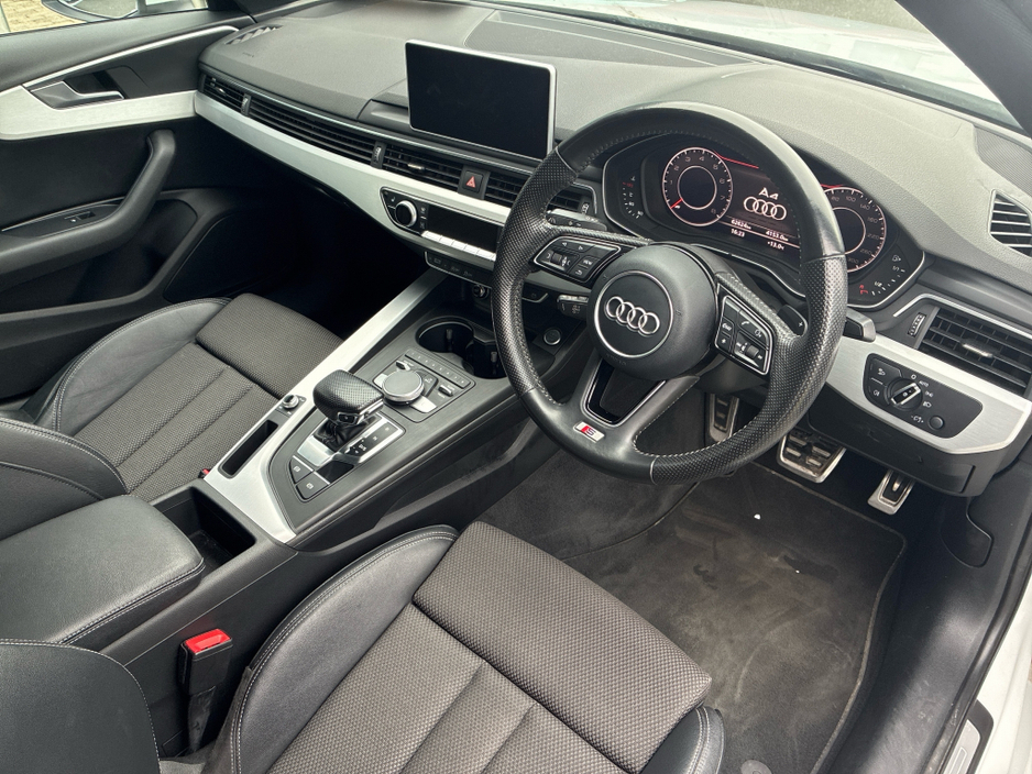 2017 Audi A4 - image 6