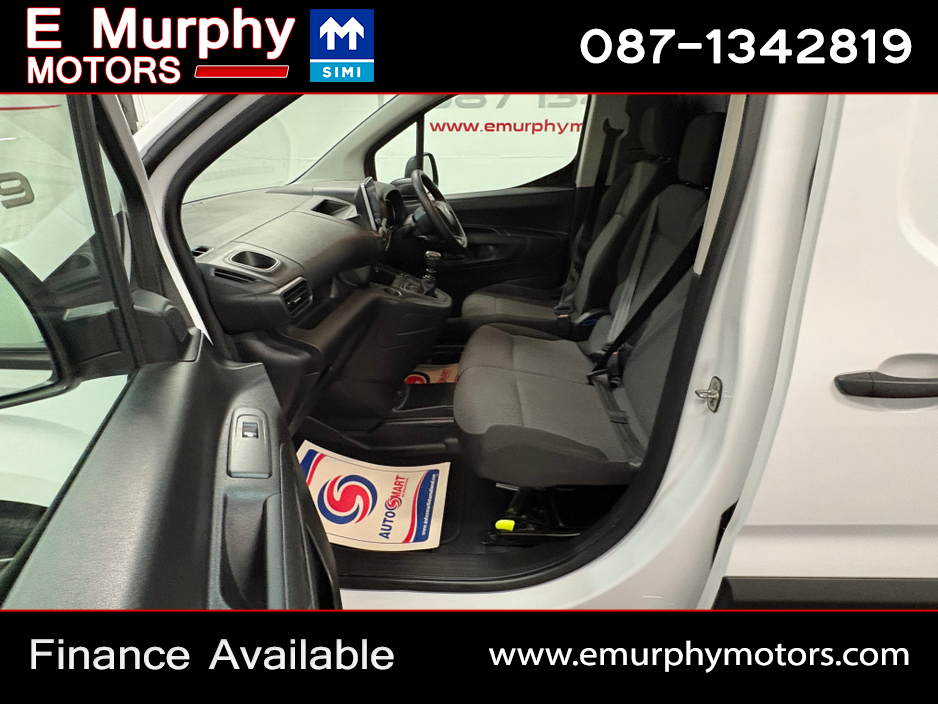 2023 Citroen Berlingo - image 10