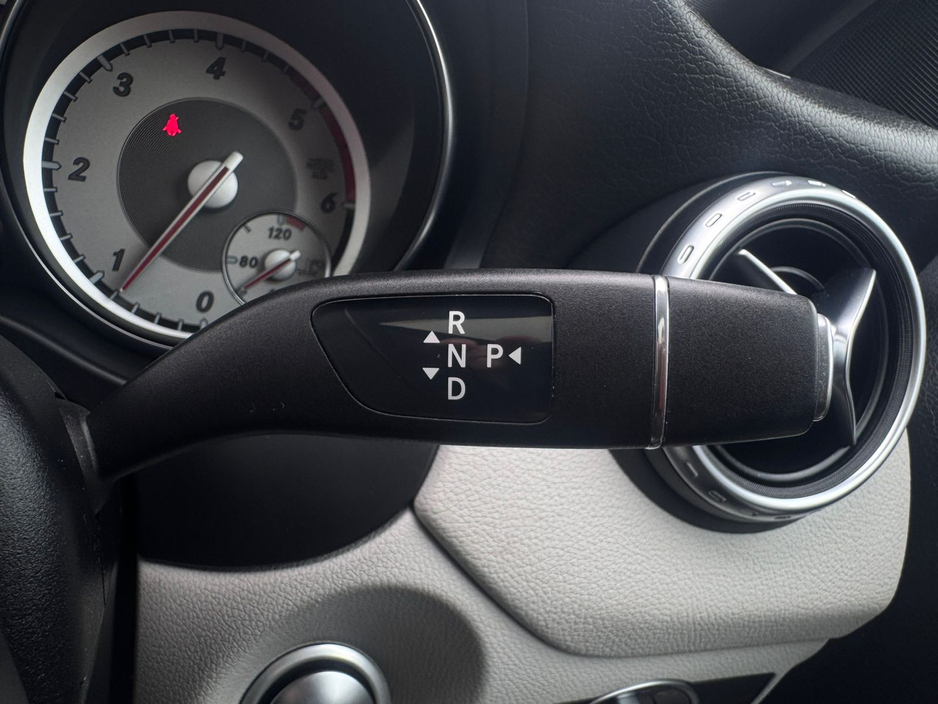 2016 Mercedes-Benz GLA Class - image 26